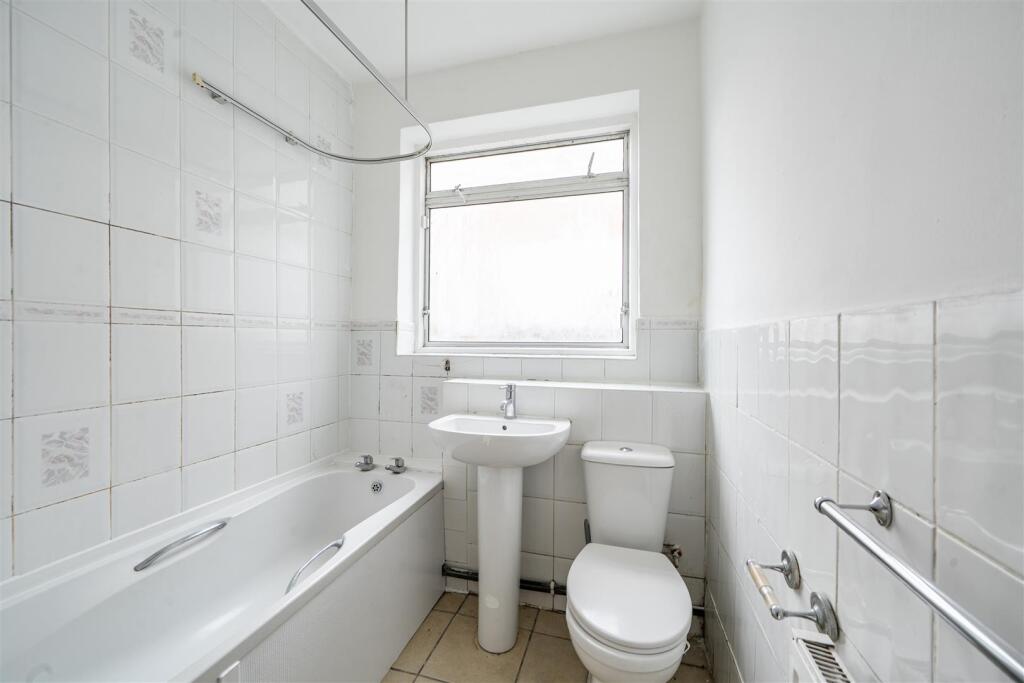 Apartment in Harrow - More