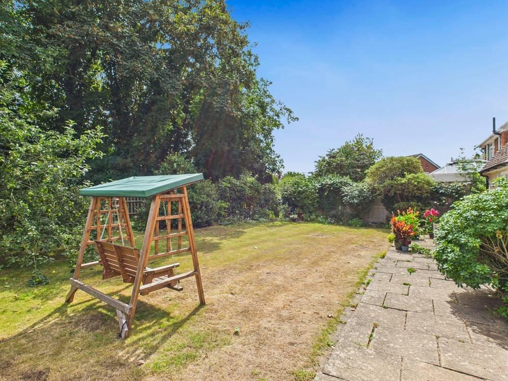 Main image of property: High Street, Wraysbury, Berkshire, TW19