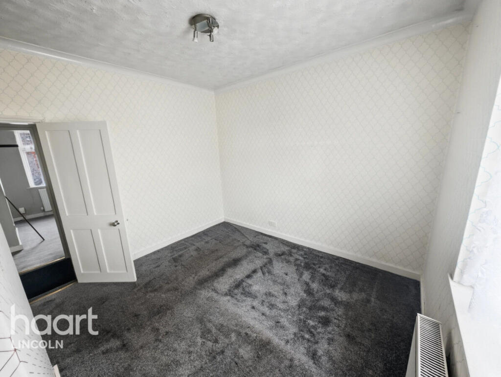 House in Lincoln, New Boultham - More