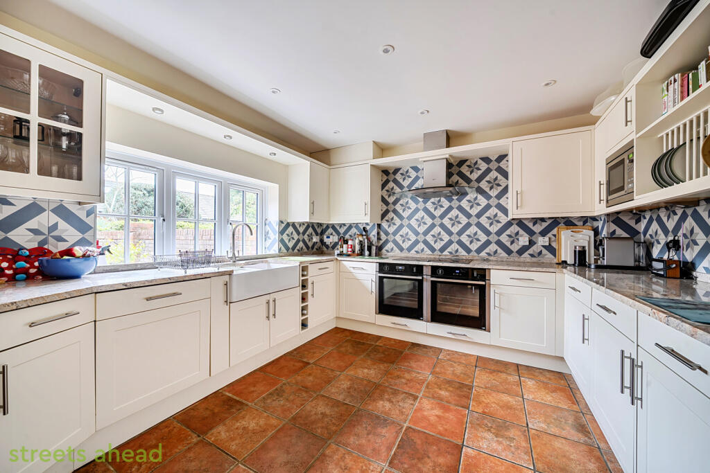 Nutfield Marsh Road, Nutfield, Redhill, Surrey, RH1 - More