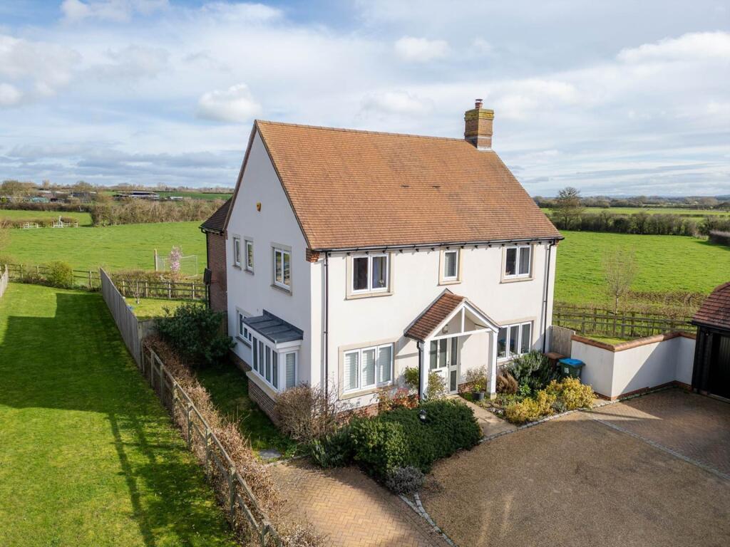 Main image of property: Mead Furlong, Haddenham