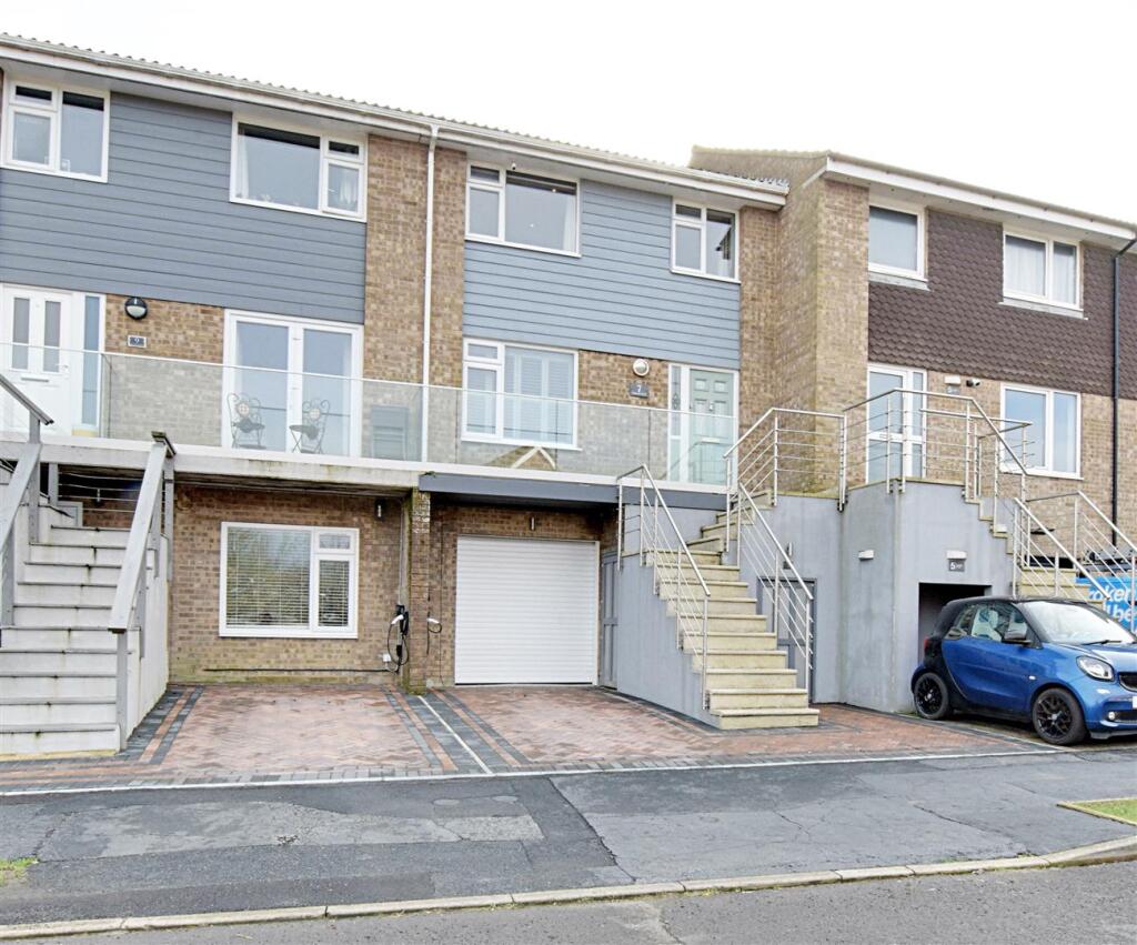 3-bed terraced on Amanda Close, Bexhill-On-Sea, £339,500