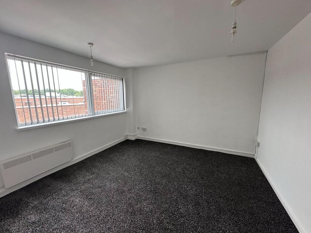 Additional image 9 of 3 Bed Flat - £1200 pcm Net Rent, Chelmsley Wood, Solihull, B37