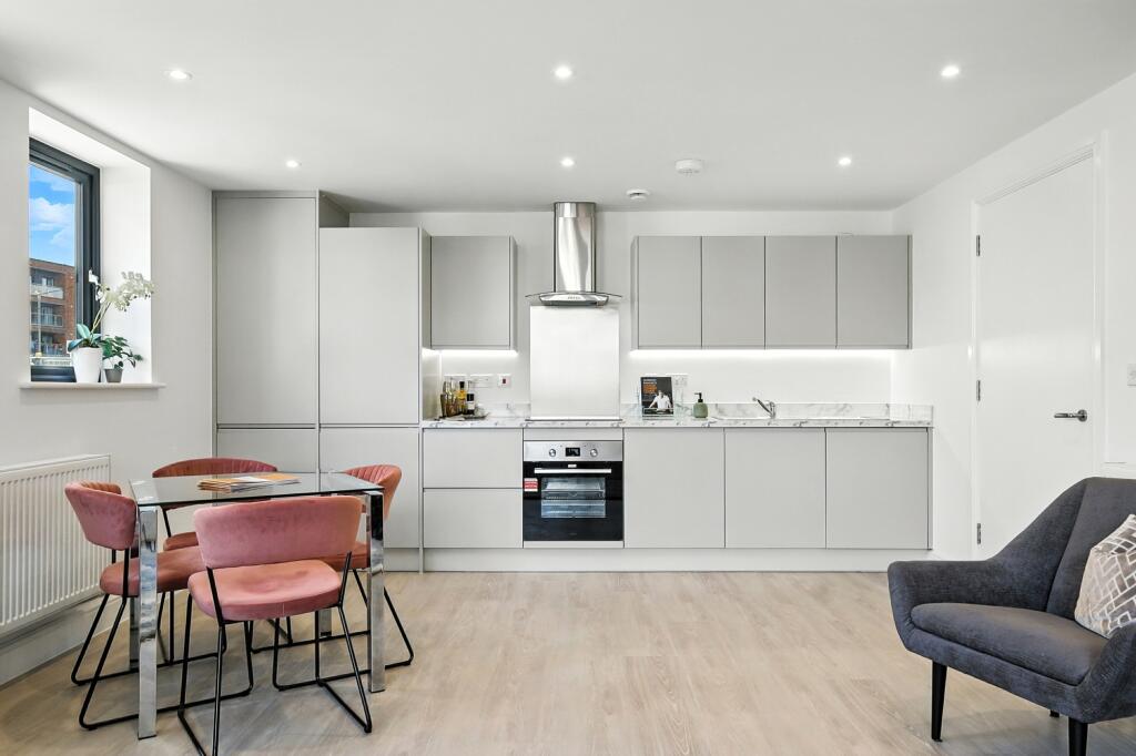 Apartment in Aylesbury, Elmhurst - View 2