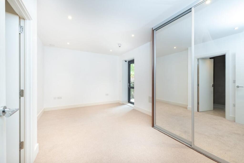 Apartment in London - View 3
