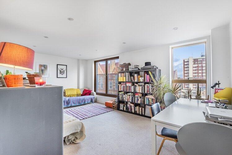Apartment in London - More