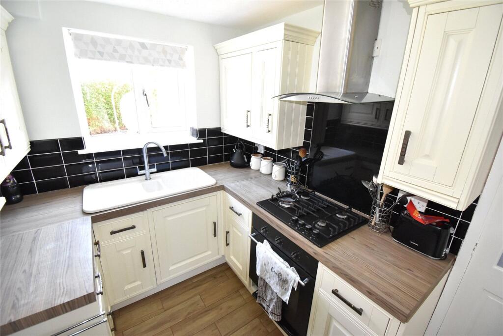 98 Edgehill Road, Carlisle, Cumbria photo 4