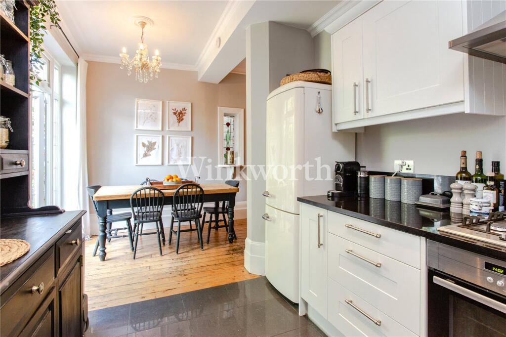 Apartment in London - View 5