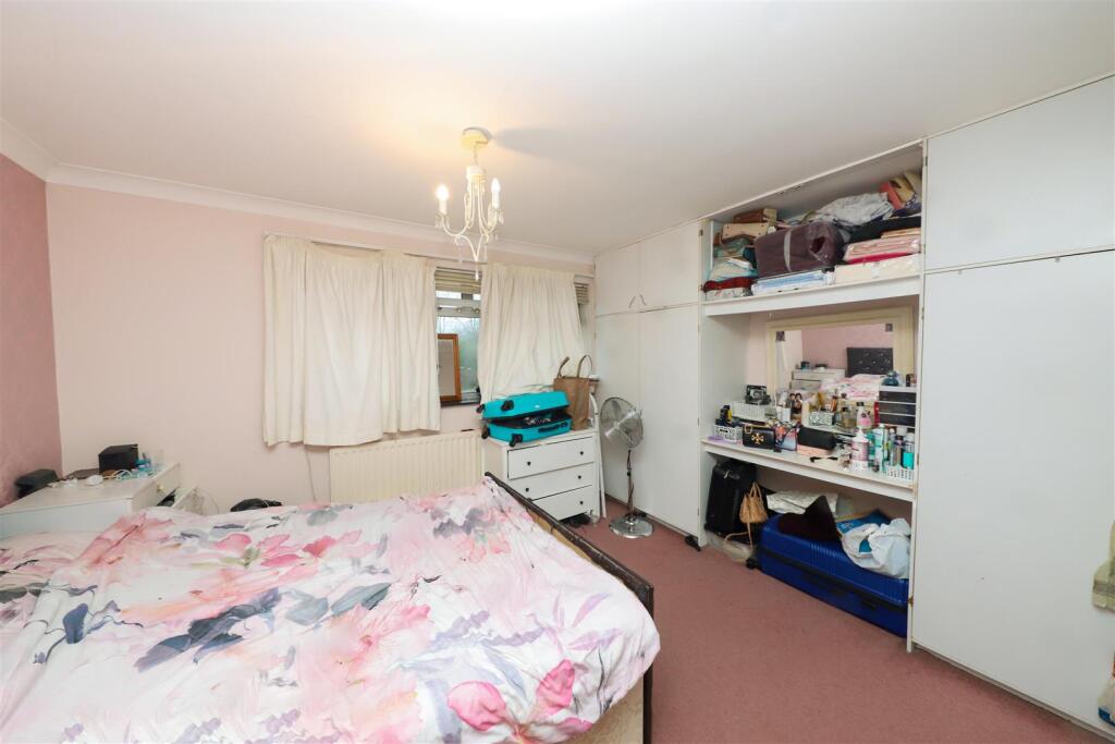 Nicholls Avenue, Hillingdon, UB8 photo 5