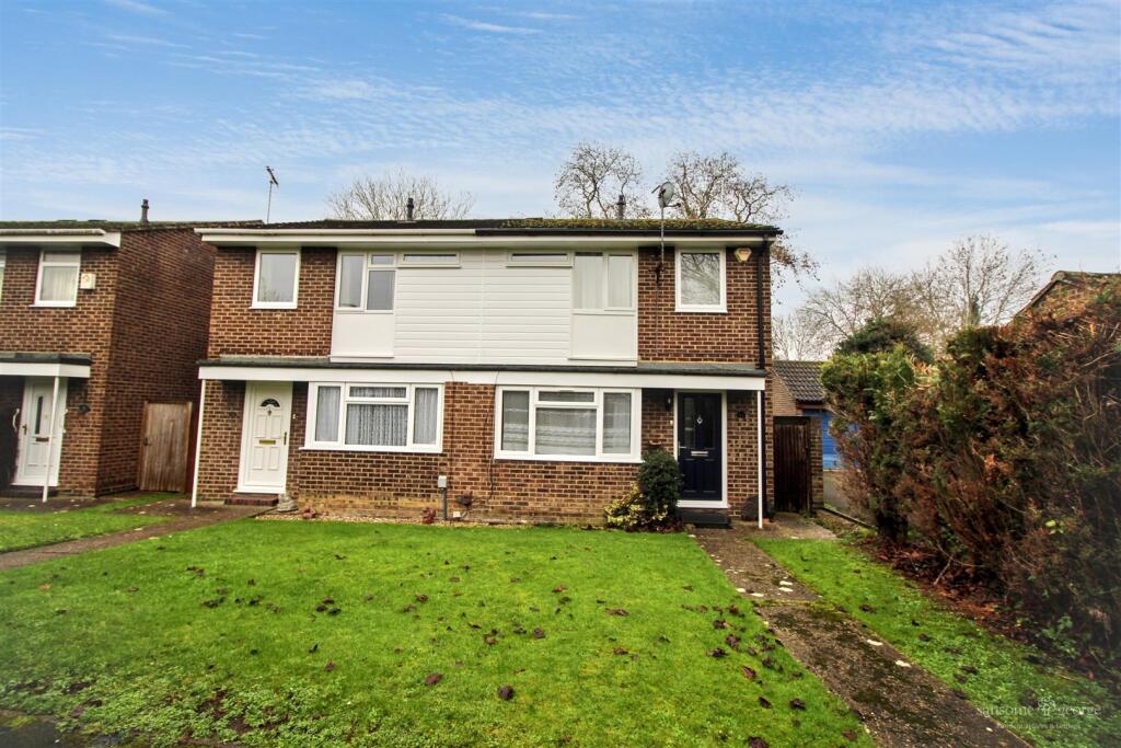 Main image of property: Narromine Drive, Calcot, Reading