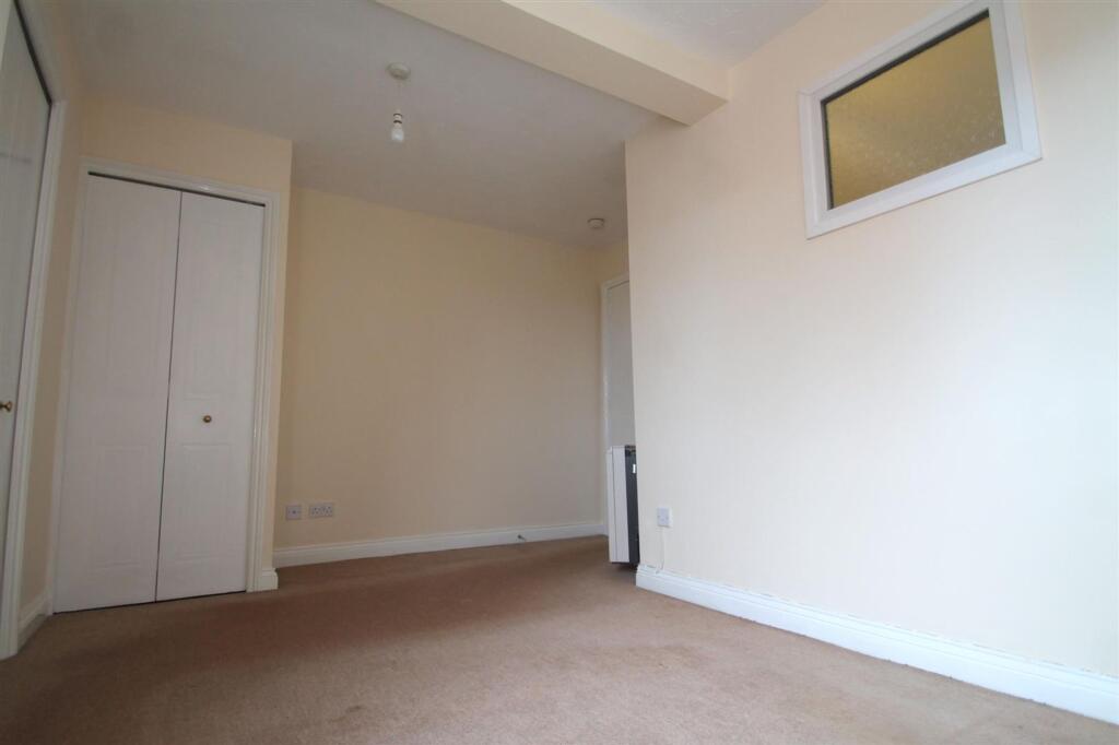 Apartment in Birmingham, Harborne - View 4