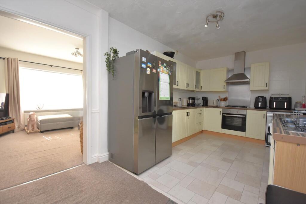 85 Andrew Road, Penarth, CF64 2NT photo 4