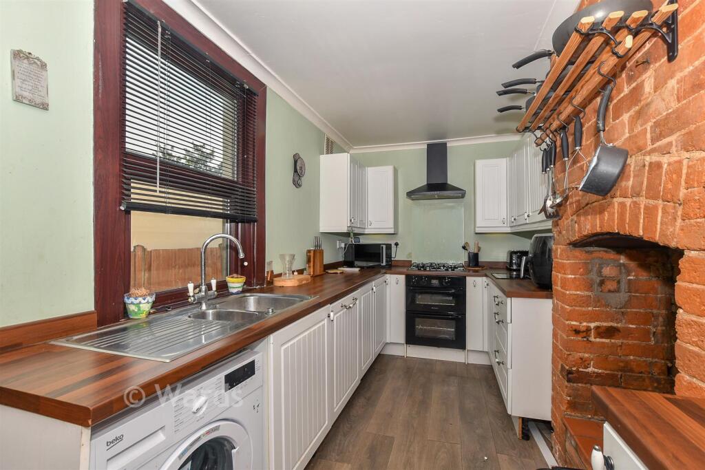 House in Ashford, Repton Park South, Repton Manor - View 5