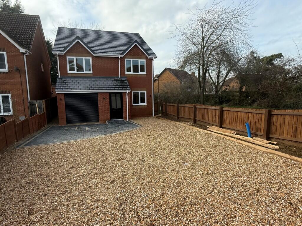 Main image of property: Bradwell Road, Milton Keynes, Buckinghamshire, MK13