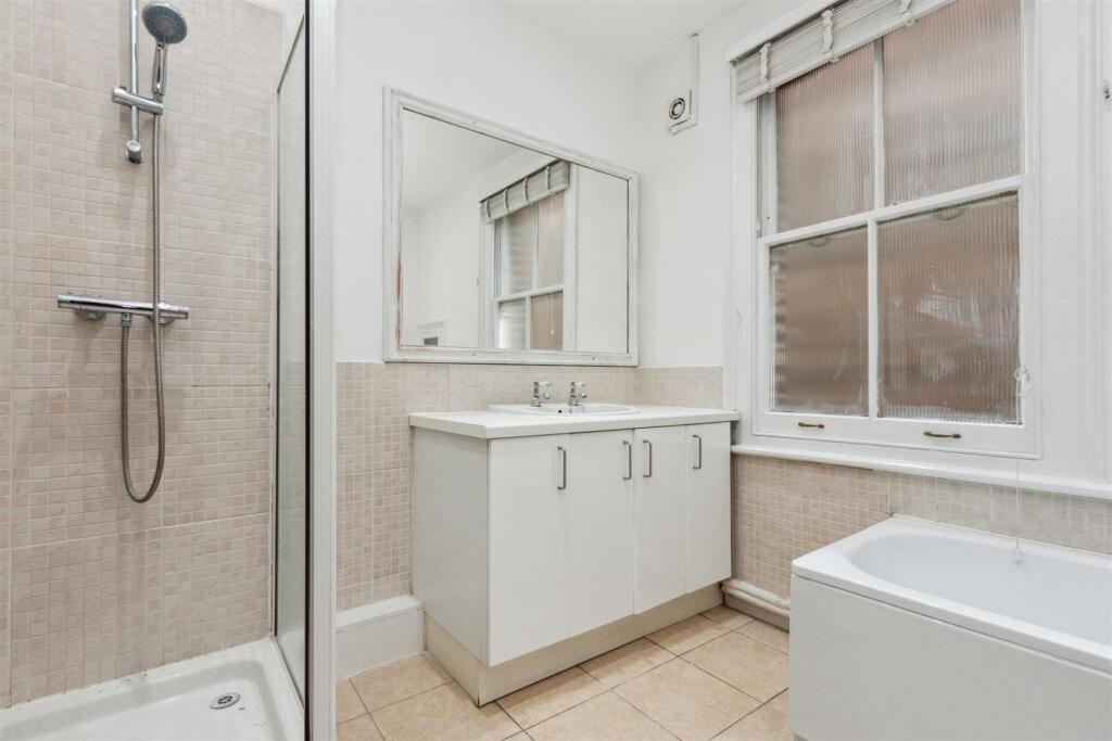 Apartment in London - More