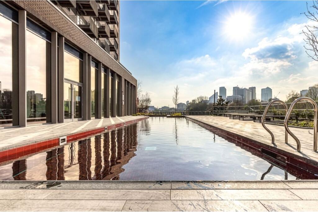 Apartment in London, London City Island, Blackwall - View 4