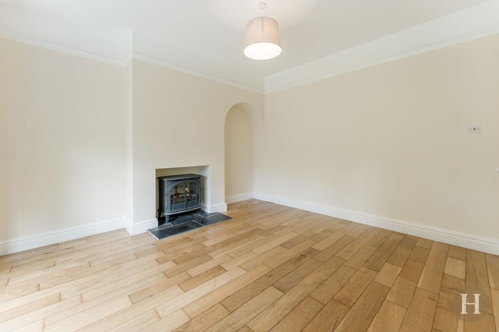 House in Birmingham, West Midlands - More
