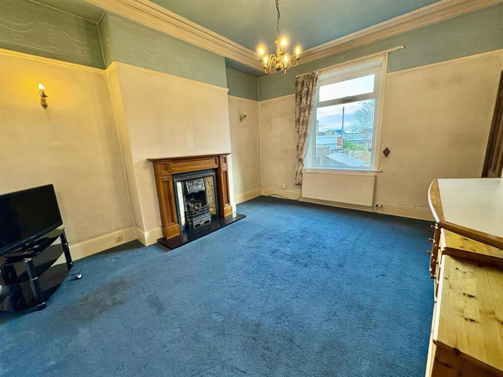 Huddersfield Road, Elland photo 2