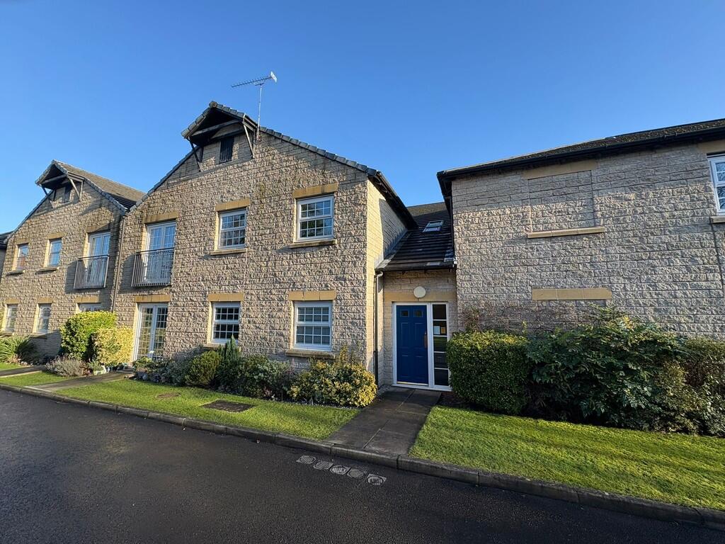 Main image of property: 70 Redfield Croft