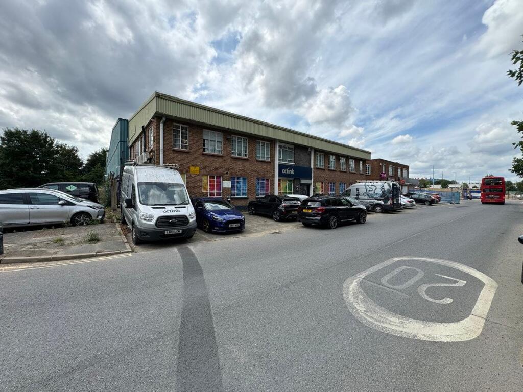 30 Commerce Road Units A1 A2 C 6.jpg