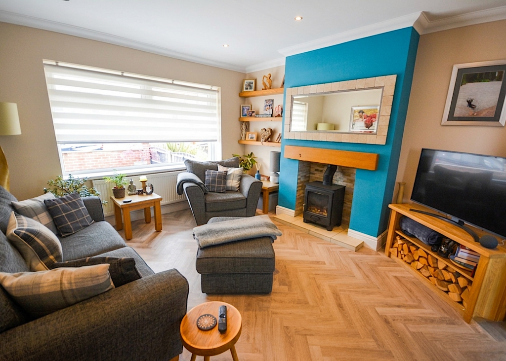 Peveril Close, Whitefield, M45 photo 4