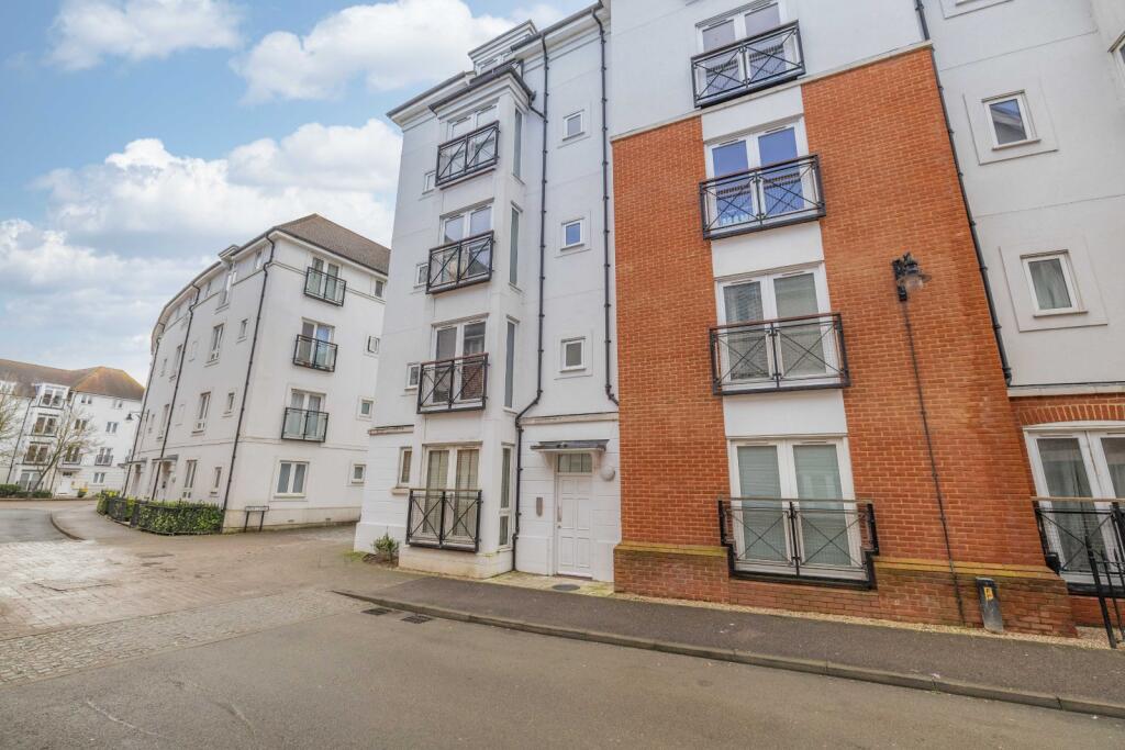2-bed flat on Creine Mill Lane North, Canterbury, Kent, CT1, £170,000