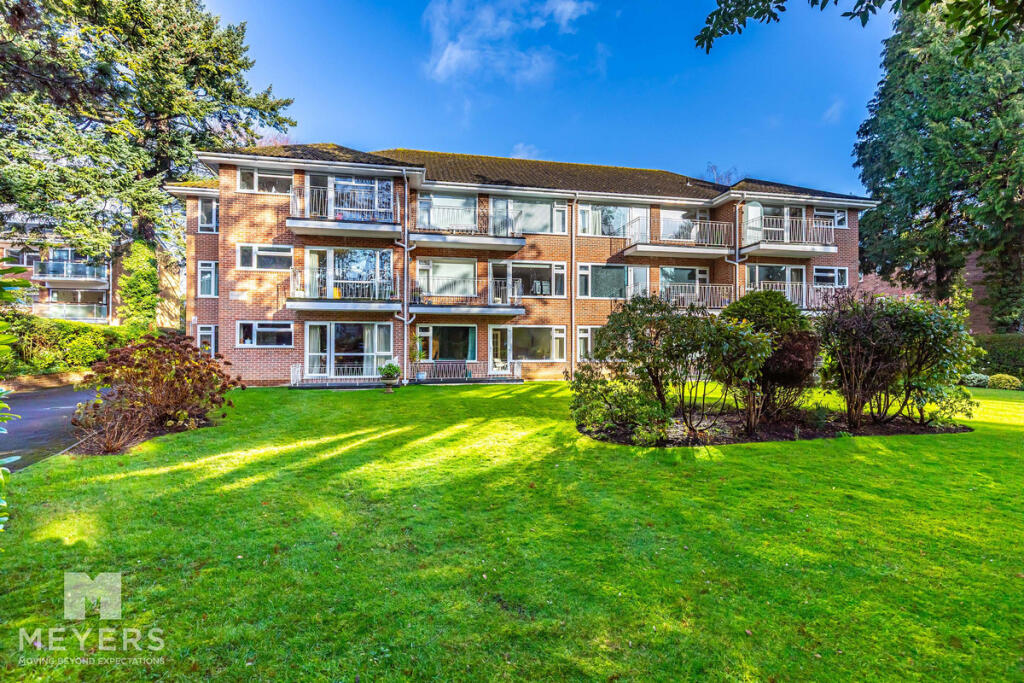 Apartment in Bournemouth, Westbourne - View 2