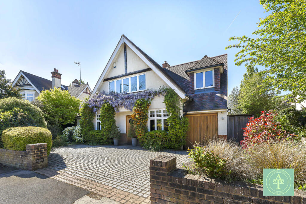 Main image of property: Crescent West, Hadley Wood, EN4