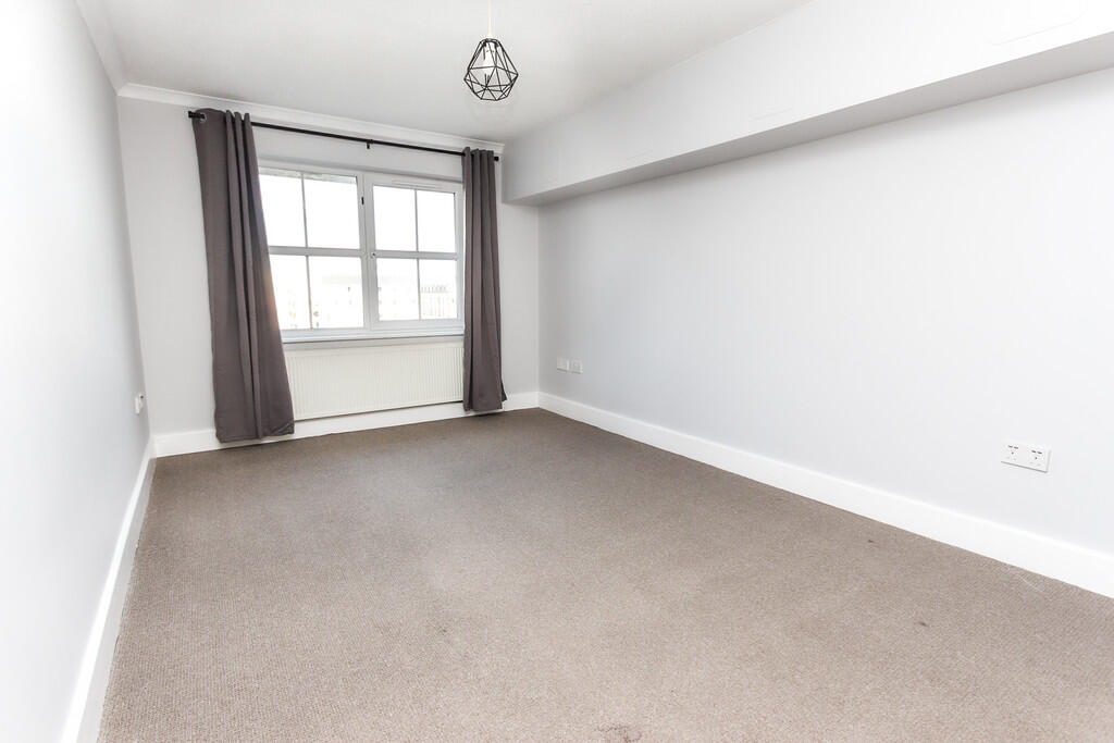 Apartment in Northampton, Far Cotton and Delapre - View 3