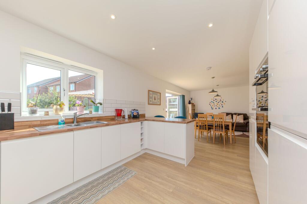 House in Stoke-on-Trent - More