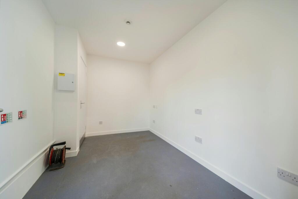 8690747-interior08-800.jpg