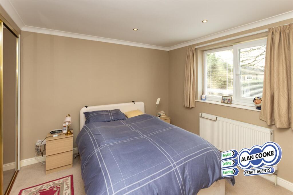 Chartwell Court, Alwoodley, Leeds photo 4