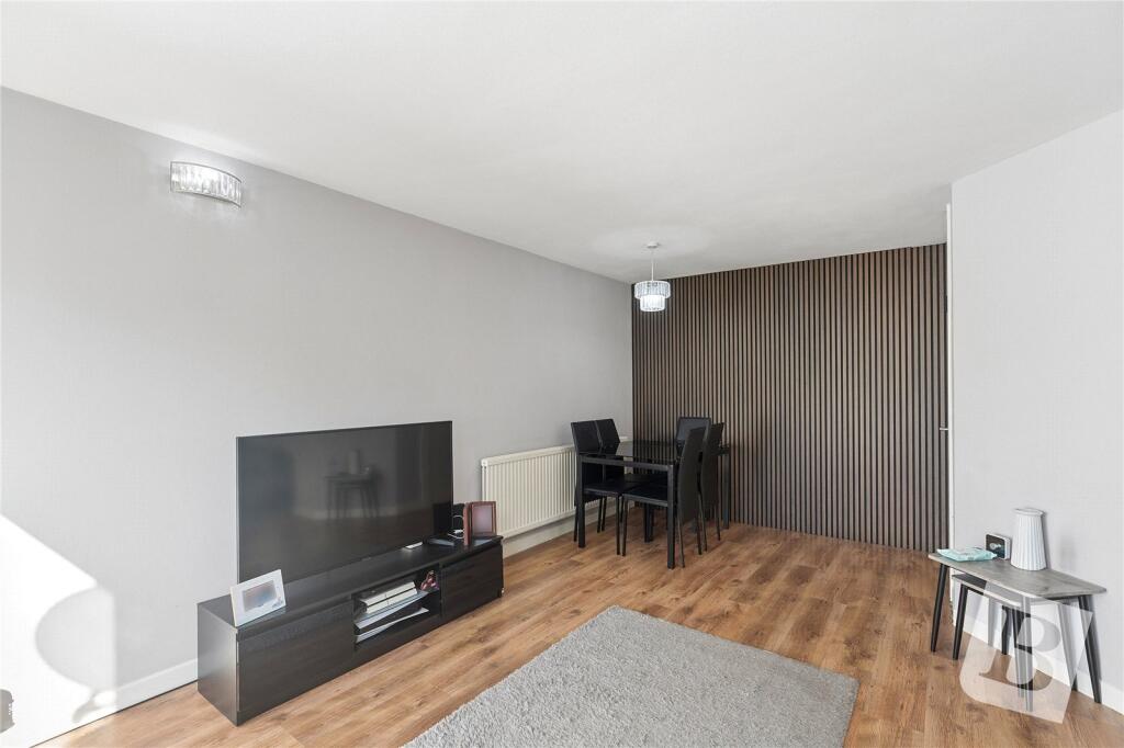 Apartment in Basildon, Essex - View 5