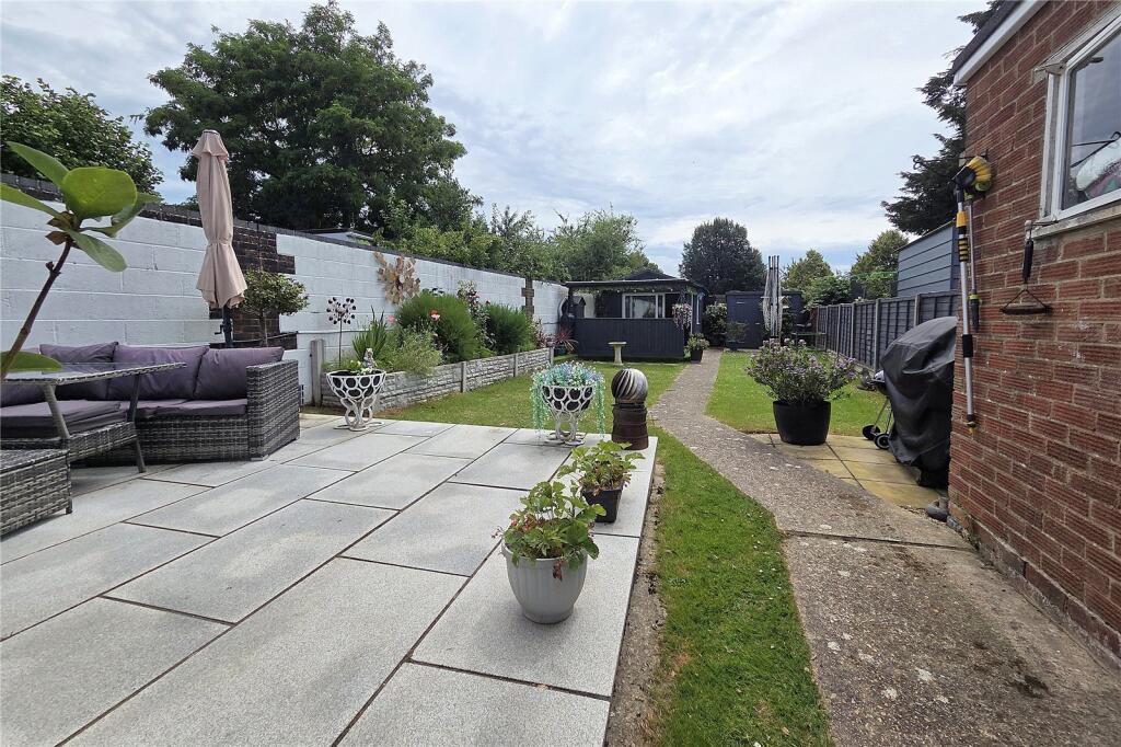 House in Havant, West Leigh - More