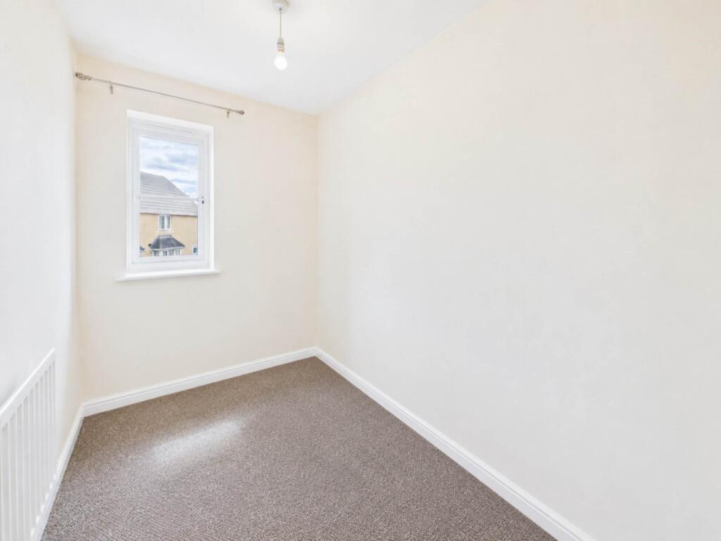Morgan Close, Luton - View 6