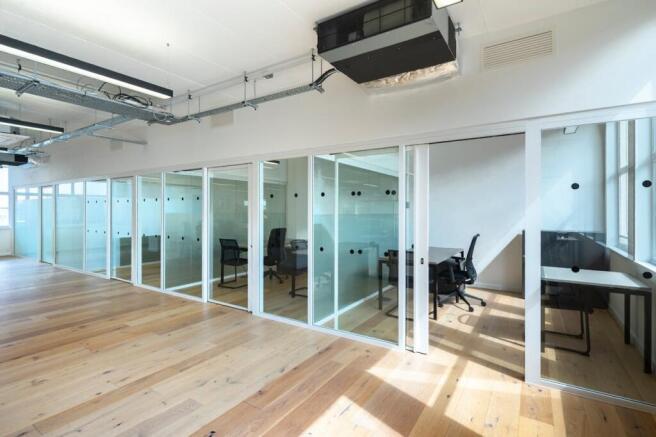 Meeting Room/ Zoom Booth