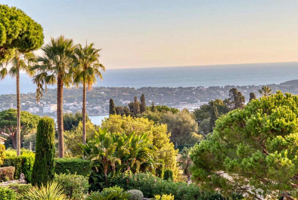 Main image of property: Provence-Alps-Cote d`Azur, Alpes-Maritimes, Cannes