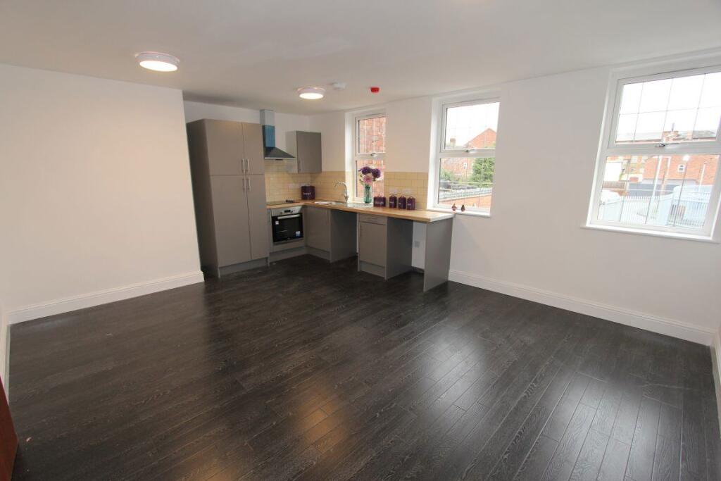 Apartment in Stoke-on-Trent - More