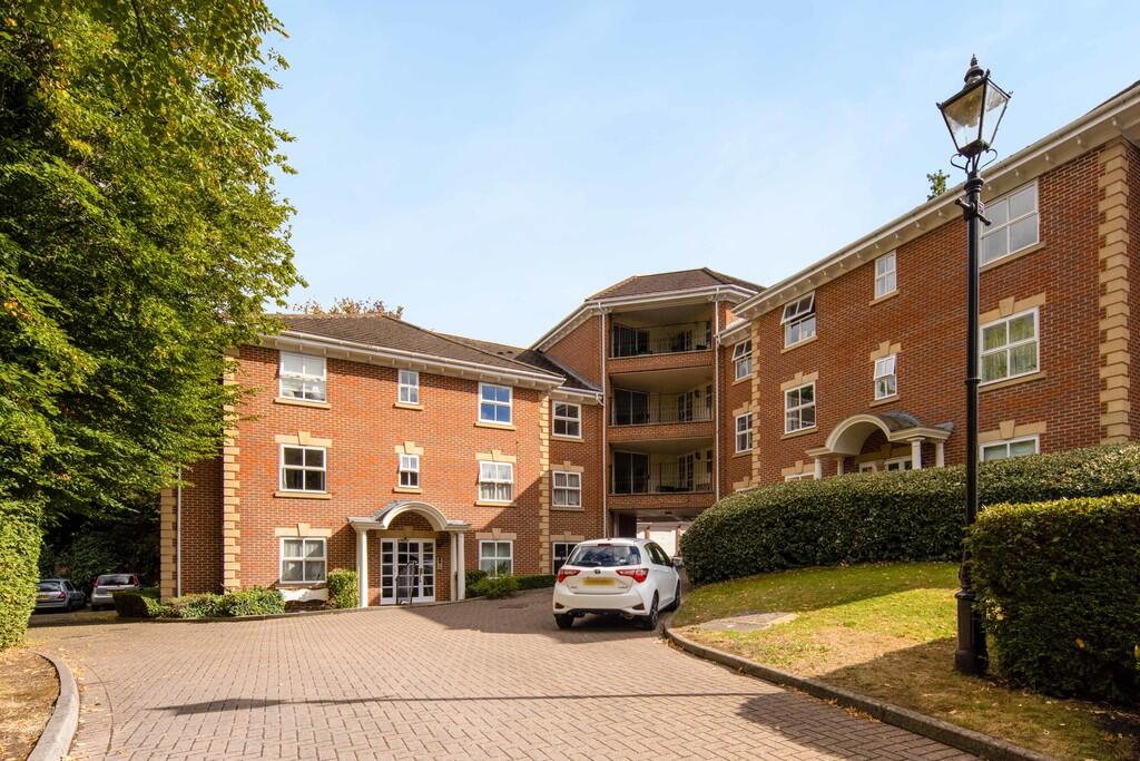 The Ridings, Malcolm Way photo 4