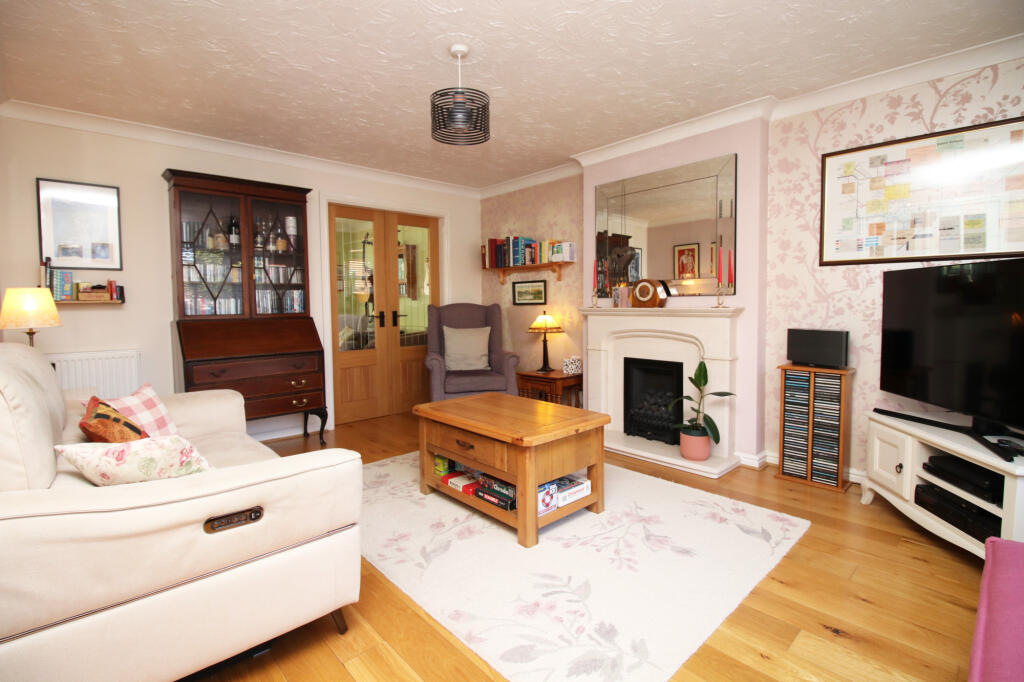 Caernarfon Close, Thornton-Cleveleys photo 3