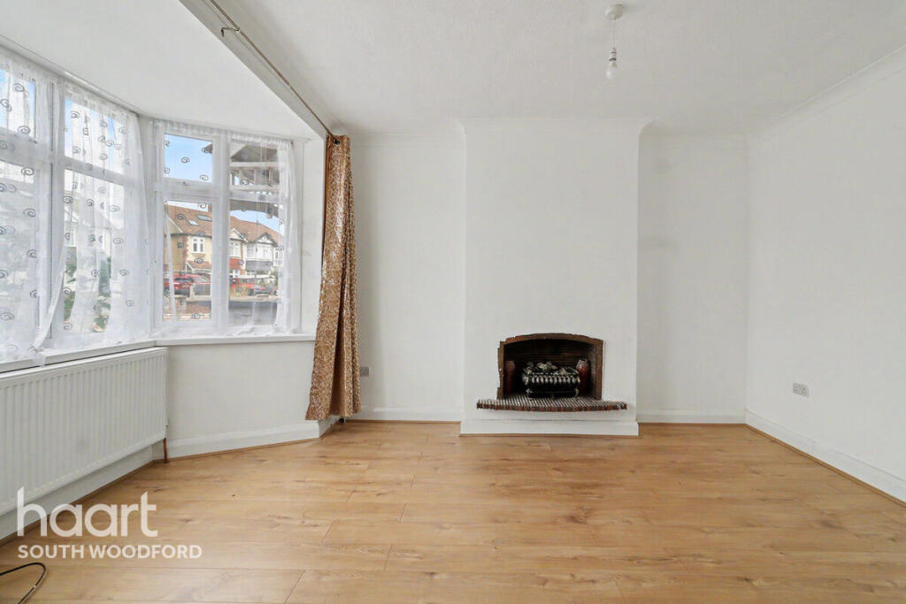 Hillside Avenue, Woodford Green photo 4