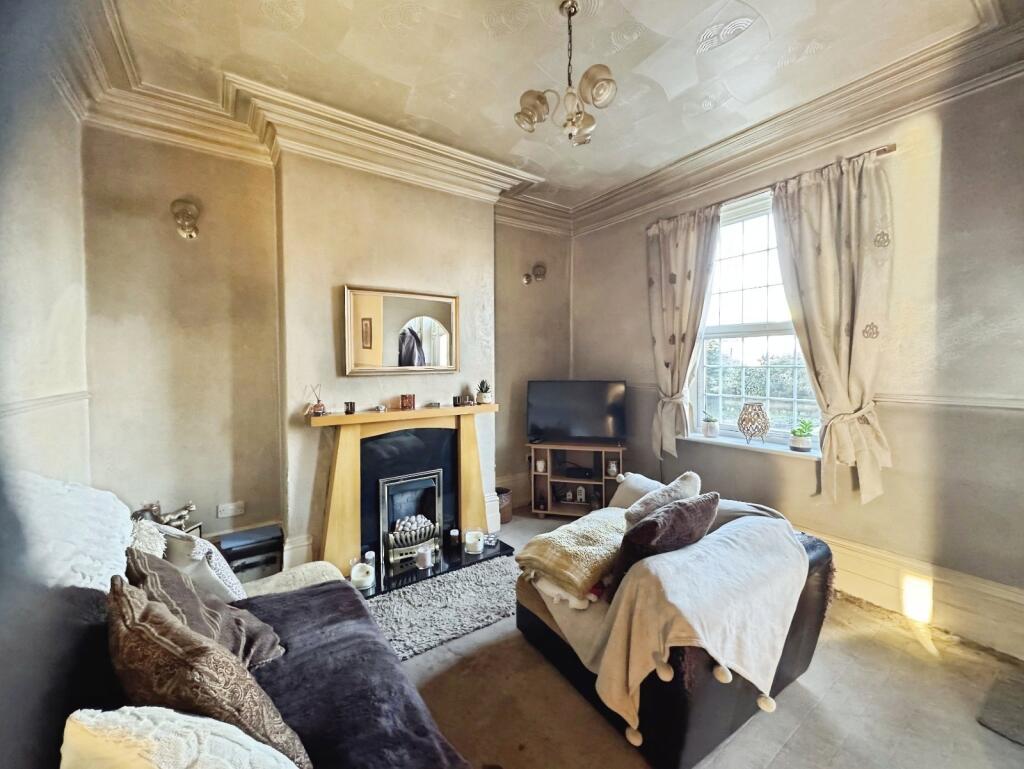 Holme Street, Liversedge, WF15 photo 2