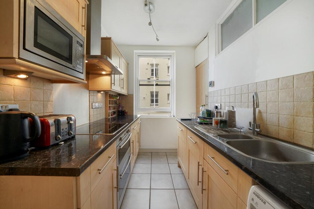 Apartment in London, West Kensington - More
