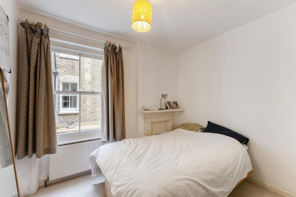Apartment in London, Wandsworth - More