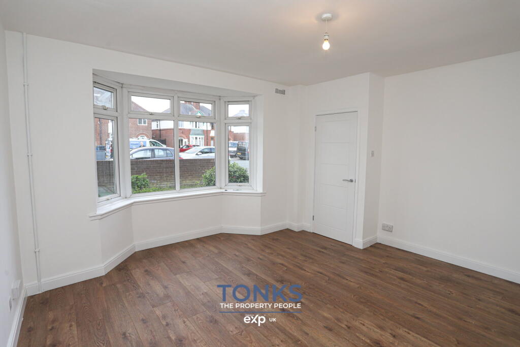 Hurst Green Road, Halesowen, B62 9PS - More