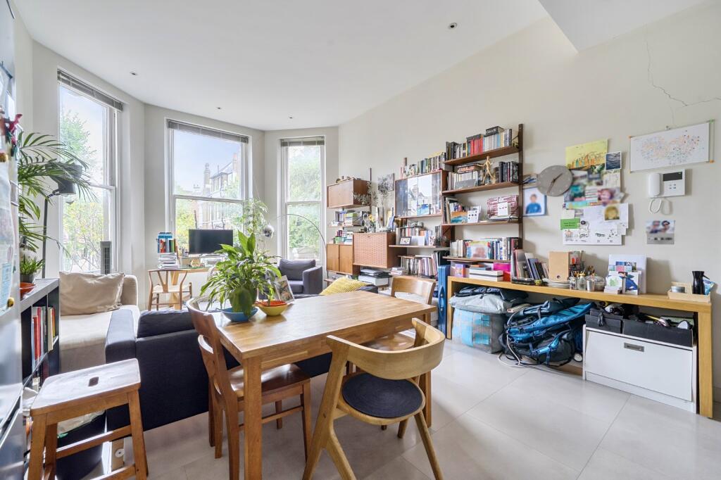 Apartment in London - View 2