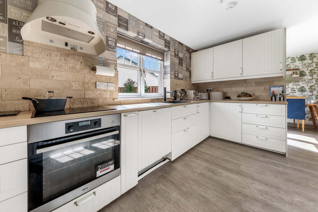 House in Perth - View 5
