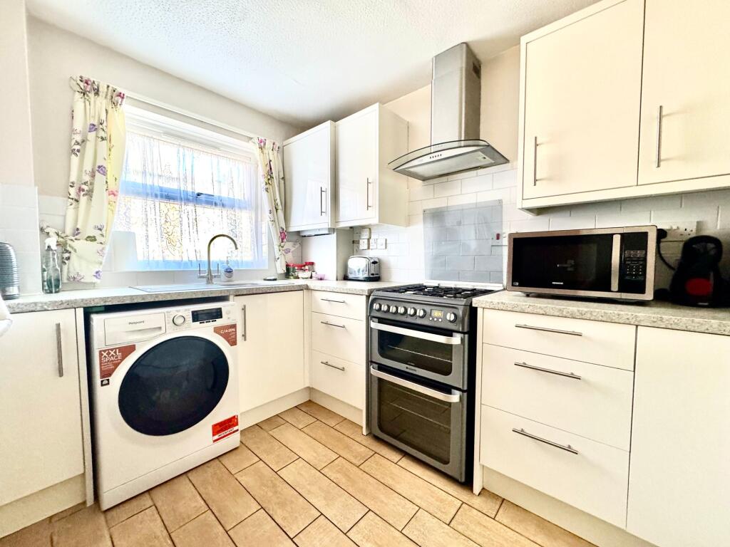 House in Luton - View 3