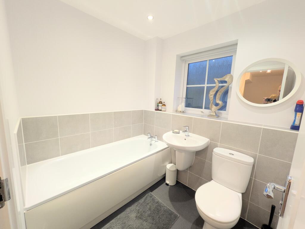 Additional image 15 of Harrowins Farm Drive, Bradford, BD13