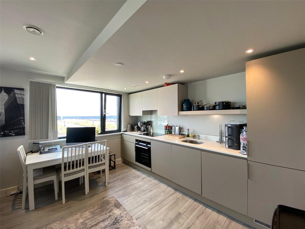 Apartment in Birmingham, West Midlands - View 4